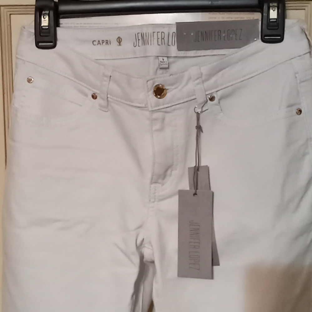 Jennifer Lopez white Capri size 6